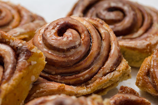 Vegan Apple Cinnamon Bun